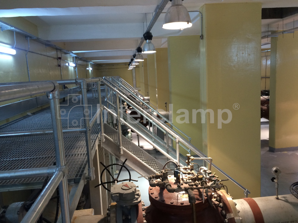 Worker protection ensured by safety balustrades and handrails made with Interclamp key clamp fittings at a water treatment plant in Kurdistan, reinforcing workplace safety.